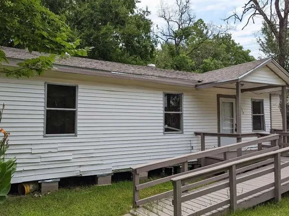 215 Blackshear St, Tomball, TX 77375