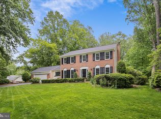 5194 Dungannon Rd, Fairfax, VA 22030