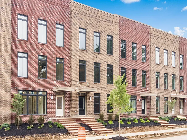 1247 Perry St — Photo 4