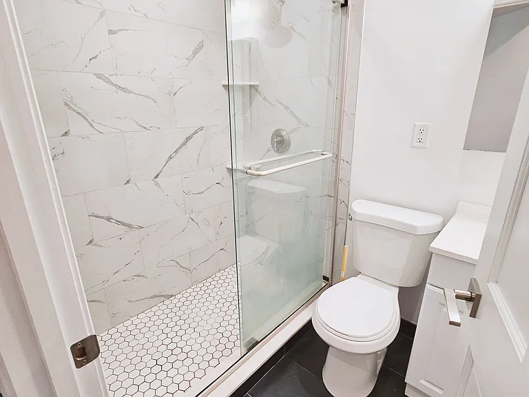 1406 Beacon St #7 — Photo 10