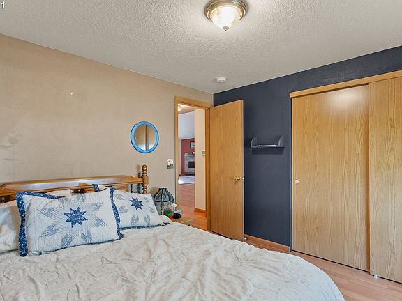 3rd image of 7407 NE 156th Ave