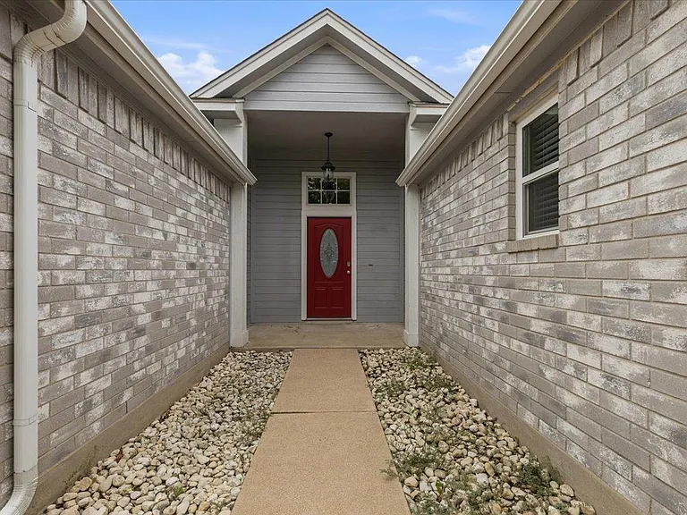 206 Evergreen Cir — Photo 3