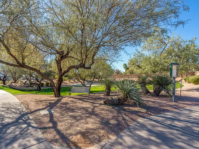 Walk/bike to the beautiful neighborhood park