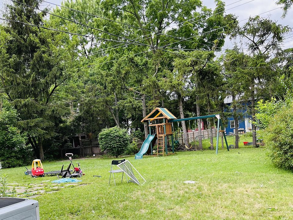2nd image of 2598 Dover Rd