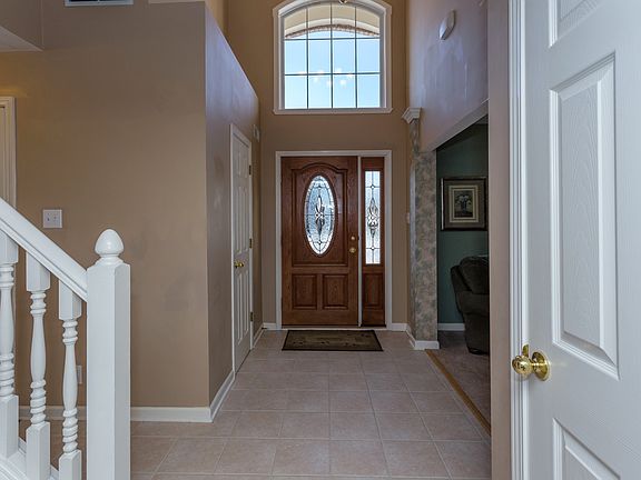 3rd image of 1833 Bridgewater Dr