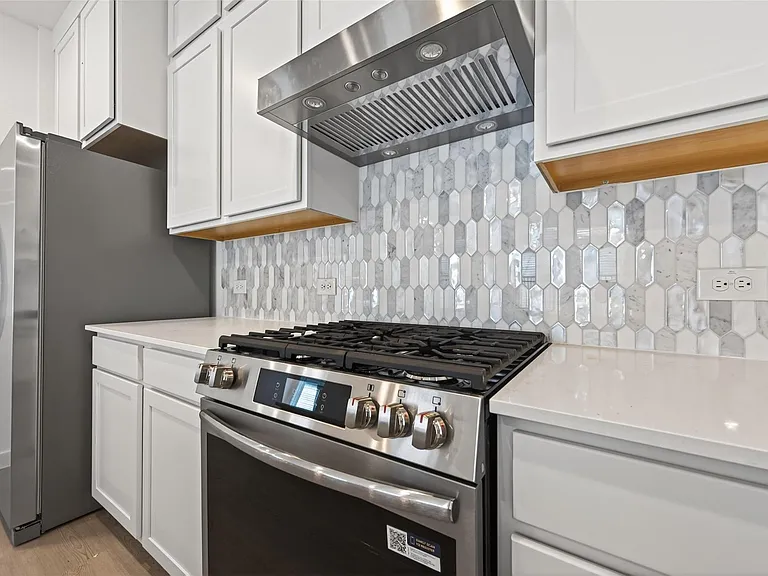 27435 Sunterra Village Dr — Photo 9