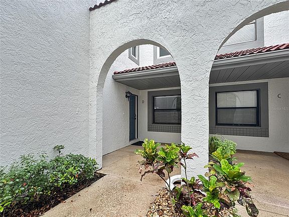 2nd image of 484 Santa Cruz Pl NE APT D