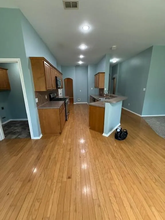 625 Winding Brook — Photo 4