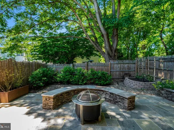 7558 Wood Mist Ln, Falls Church, VA 22043