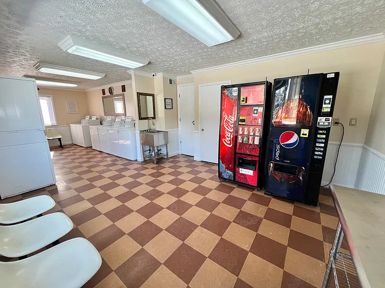 Glenview Apartments — Photo 19