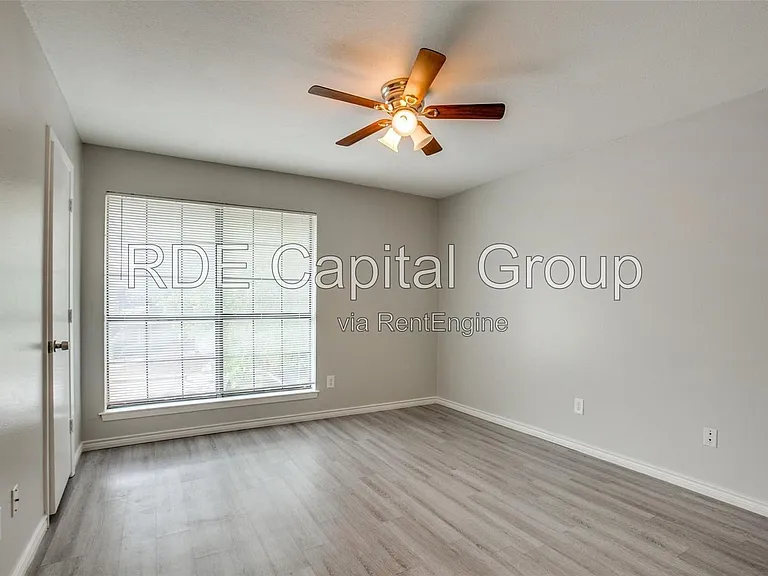 1935 Cranford Dr #104 — Photo 8