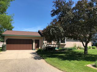 206 18th St NW, Watertown, SD 57201