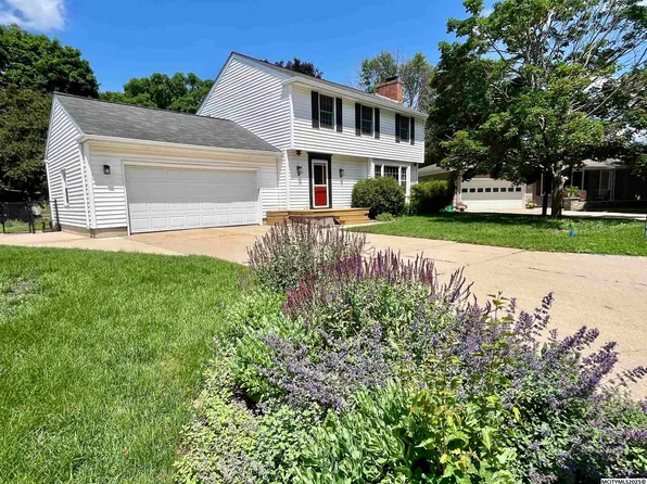 30 Kentucky Ct, Mason City, IA 50401