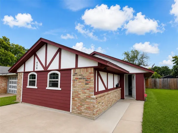 626 N 12th St, La Porte, TX 77571