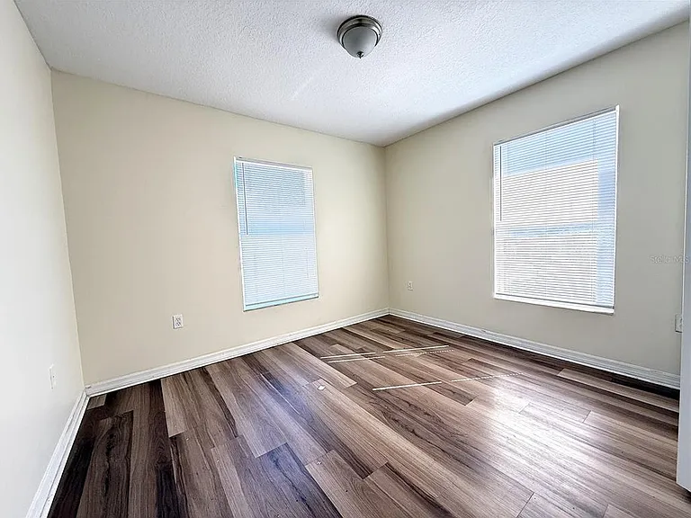 720 Newton Ave S — Photo 12