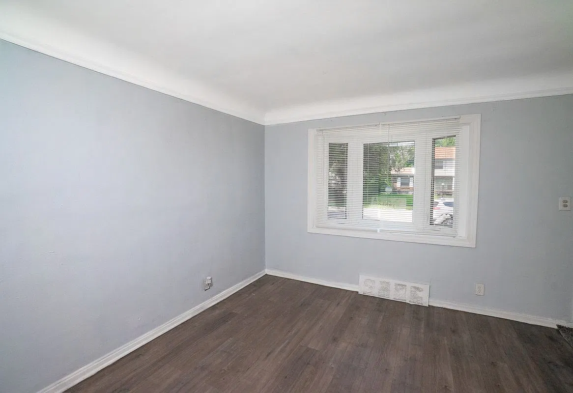 4 bed, 1.0 bath, 1027 sqft, $1,600 — Photo 4