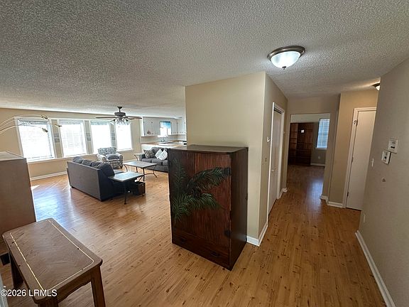 5th image of 299 Warren St