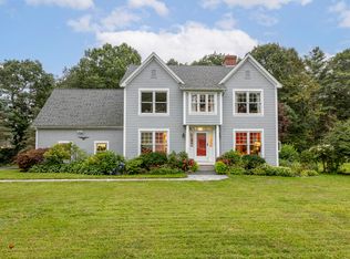 4 Meadowview Ln, Cape Elizabeth, ME 04107