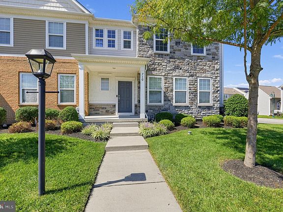 2nd image of 710 Sun Valley Ct