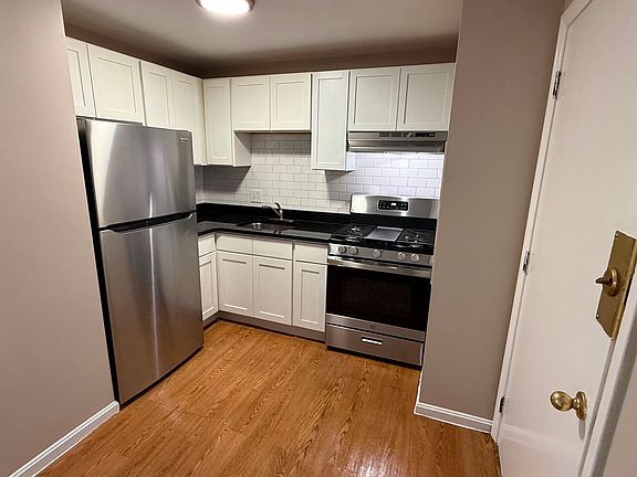 2nd image of 6 Henry Ter APT 11