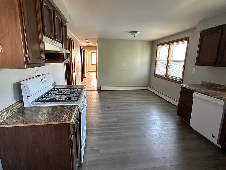 127 Warner St #2A — Photo 4