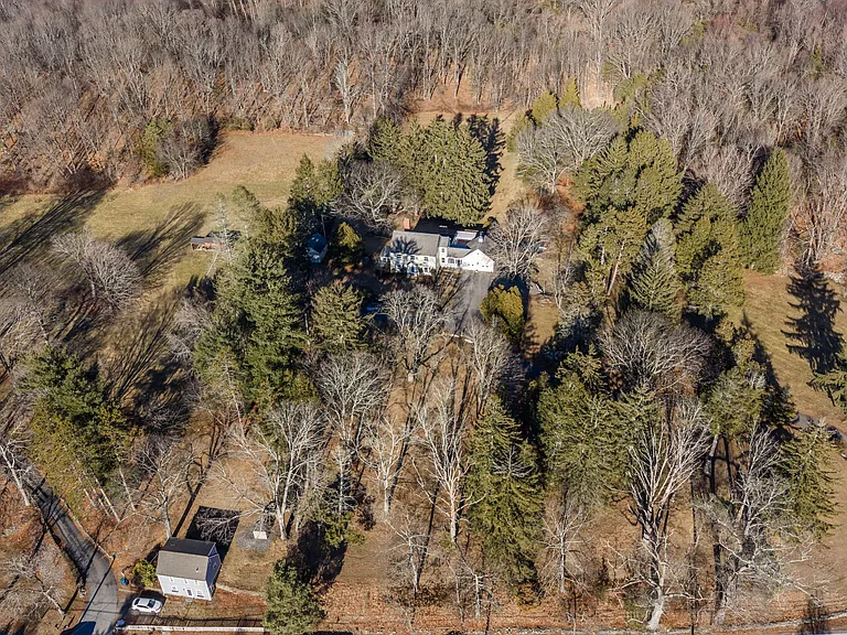 571 Great Rd — Photo 9