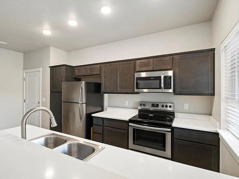 White Hawk Townhomes — Photo 43