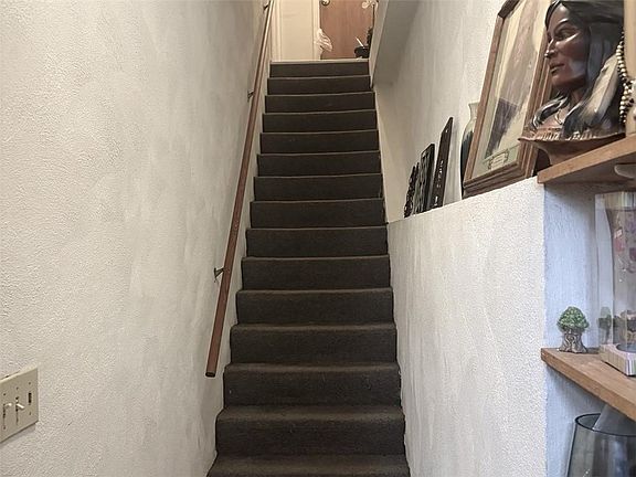 2nd image of 10 Burleigh St