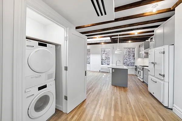 Rented by New York Residence | media 30