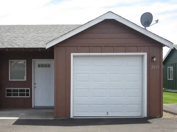 2831 SW 21st St, Redmond, OR 97756