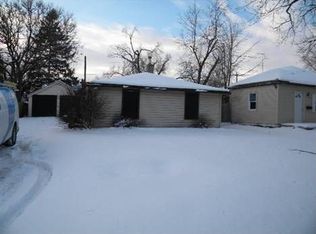 465 Country Club Dr, Kankakee, IL