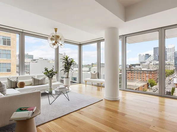 547 W 47th St #1112, New York, NY 10036