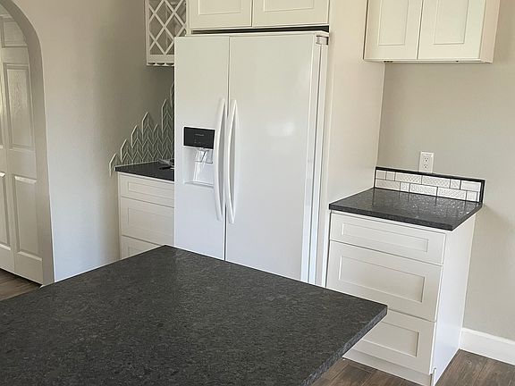 2nd image of 222 Banana St #222