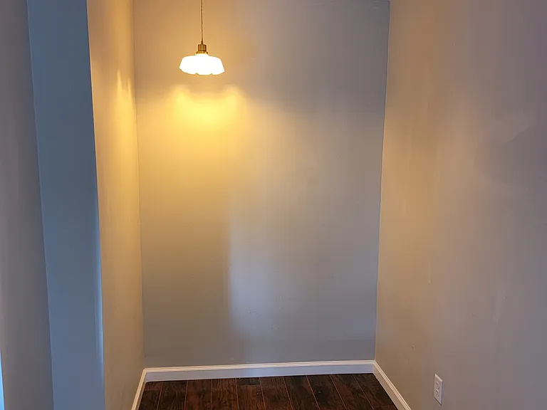 Dining nook or sitting area off the kitchen