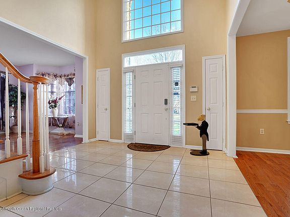 5th image of 15 Salvatore Dr