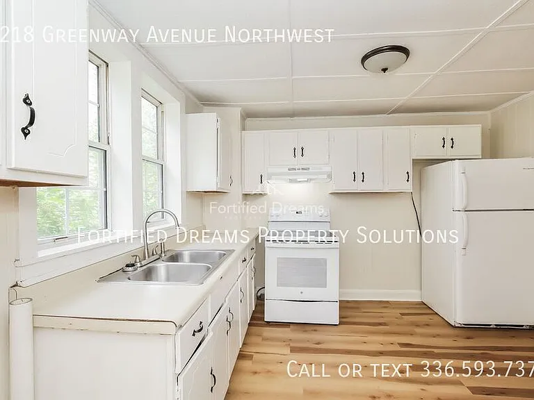 2218 Greenway Ave NW — Photo 8