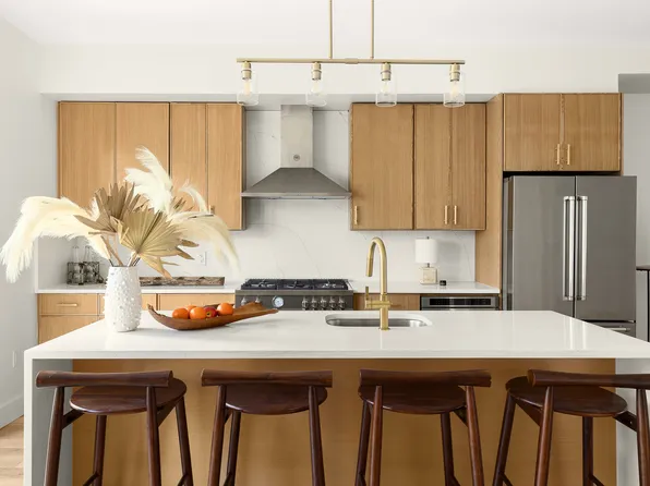 1489 Jefferson Avenue image 4 of 13