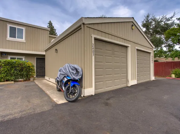 2403 Post Oak Ln, Sacramento, CA 95825