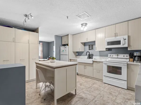 510 5th Avenue N #801, Saskatoon, SK S7K 2R2