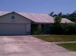 7325 Woodland Creek Ln, Lake Worth, FL 33467