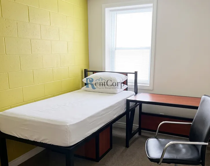 101 Lester St #5 — Photo 4