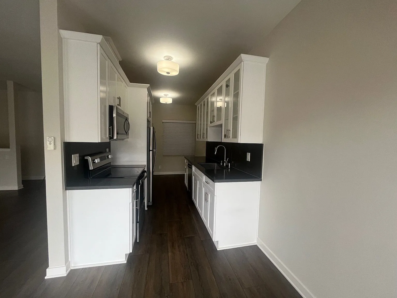 Windsor Place Apartments — Photo 2