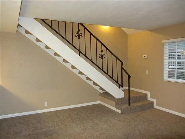 Cozy two bedroom/ 1 bath condo in Ramona. — Photo 3