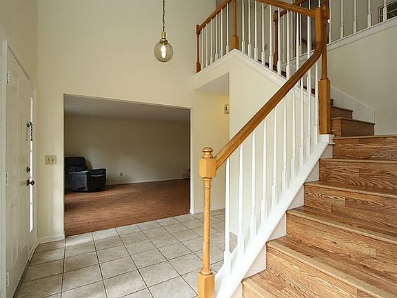 4th image of 10218 Tablerock Dr