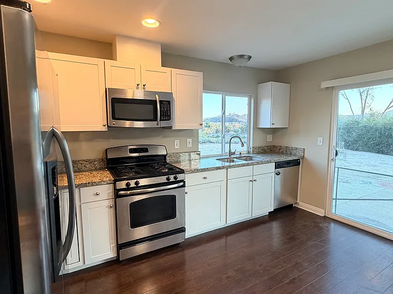 502 Glenheather Dr — Photo 4