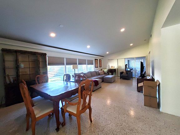 2nd image of 2821 Satsuma Dr