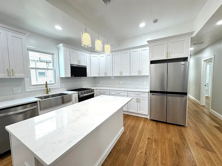 56 Pinckney St #1 — Photo 2