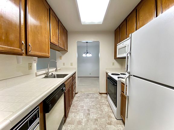 3rd image of 39975 Cedar Blvd Unit 236