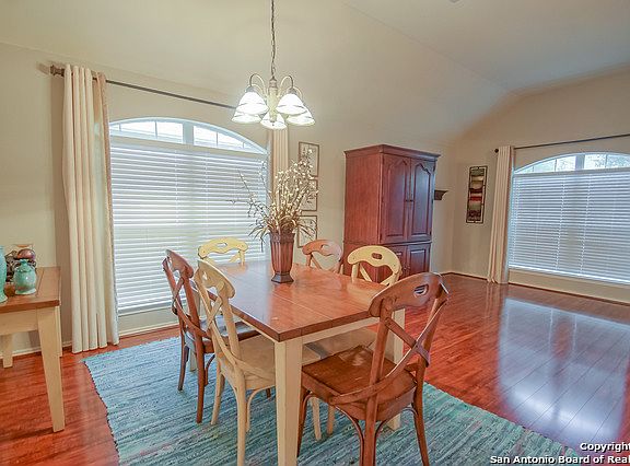 3rd image of 26331 Walden Oak