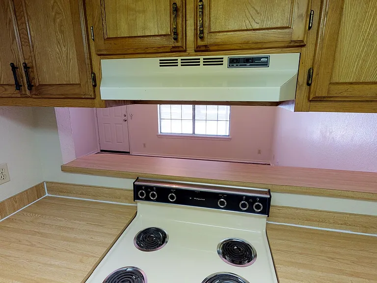 1105 S Avenue B — Photo 15